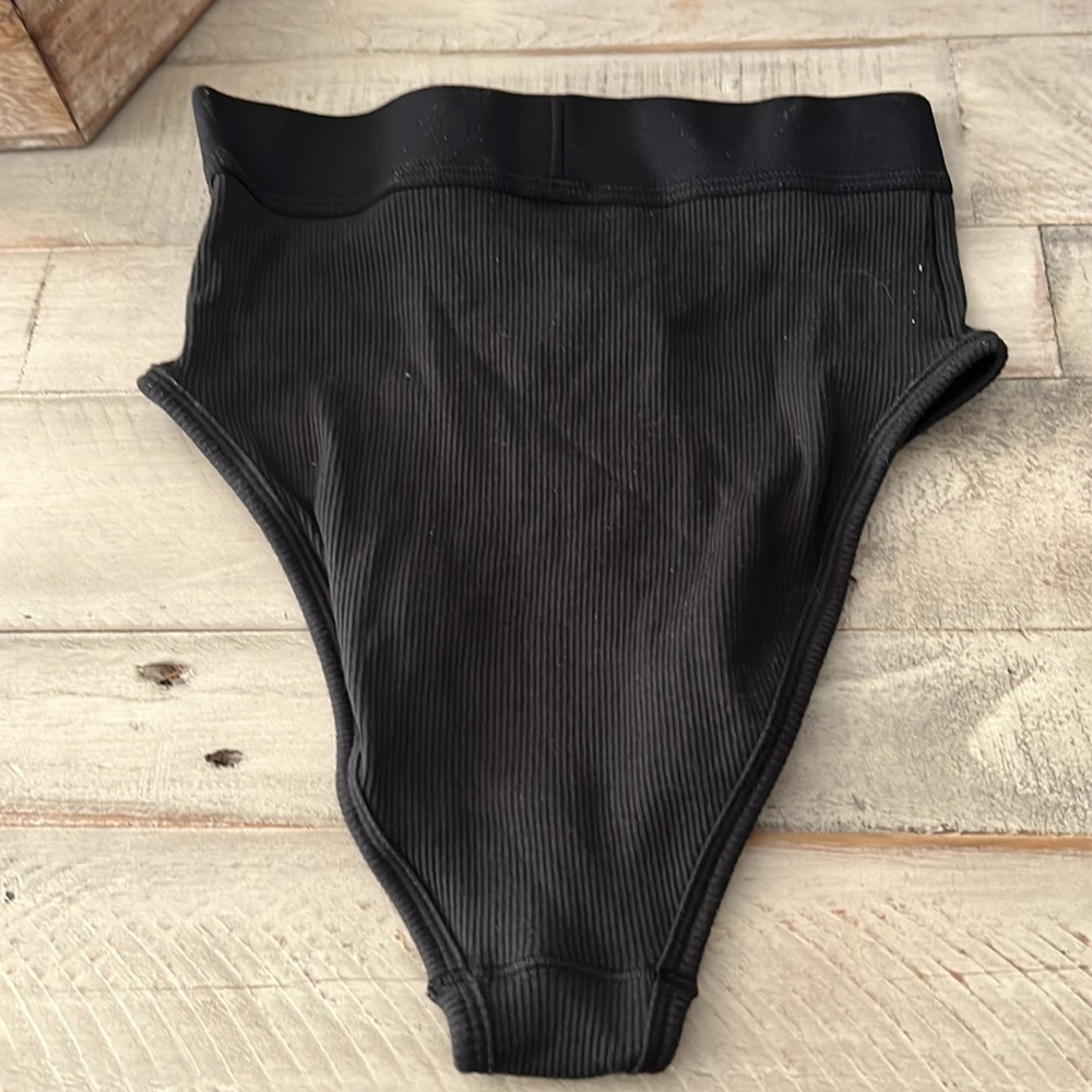 NWT SKIMS high wasted brief size xxs - Picture 5 of 5